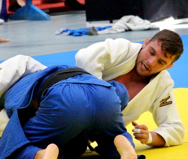 Carlos Cases combate de judo suelo Ne-Waza