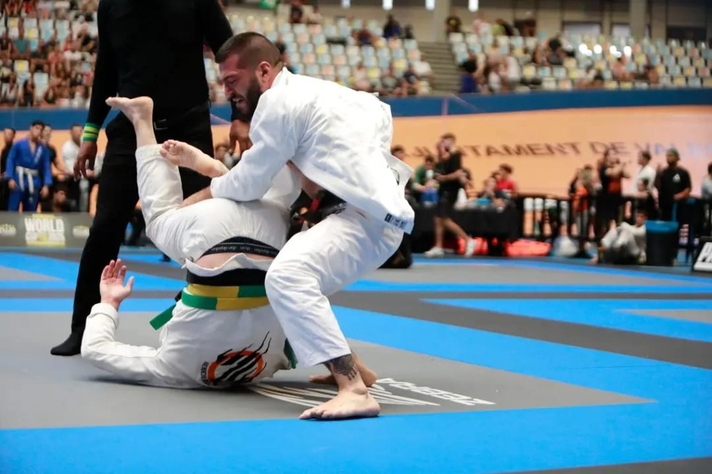 Mirco Biscarini en acción real de competición de Brazilian Jiu-Jitsu